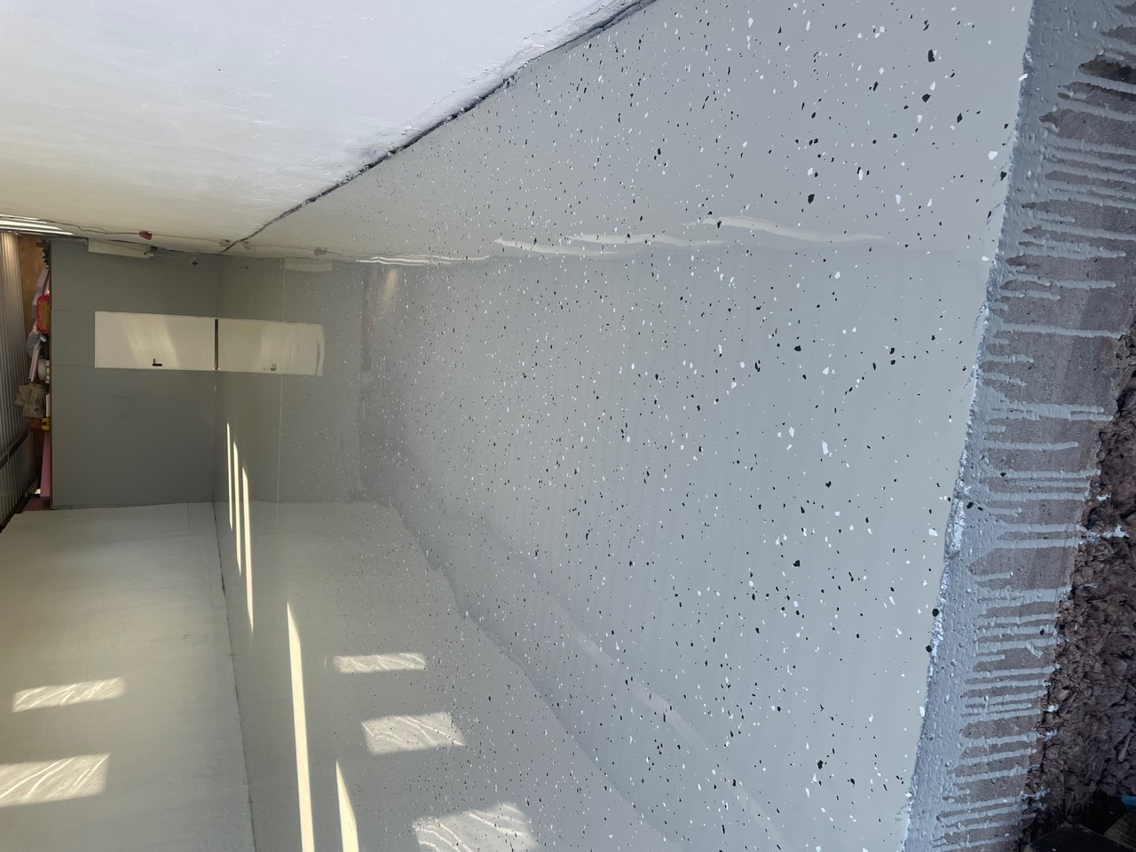 Spiegelglatte Epoxidbeschichtung